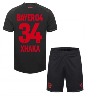 Bayer Leverkusen Granit Xhaka #34 Replika Babytøj Hjemmebanesæt Børn 2023-24 Kortærmet (+ Korte bukser)